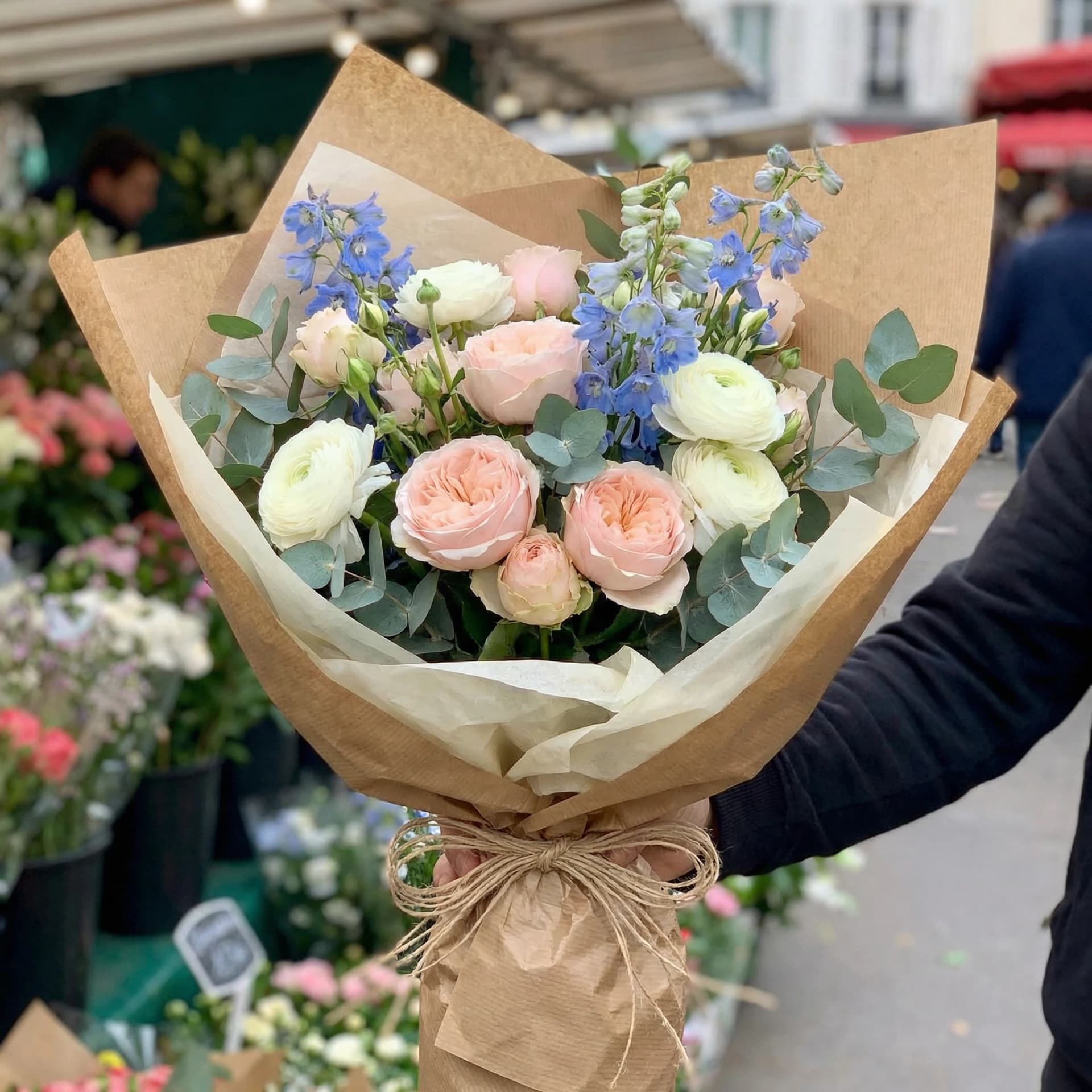 Gift a unique birthday bouquet! Fresh flowers for an unforgettable moment...